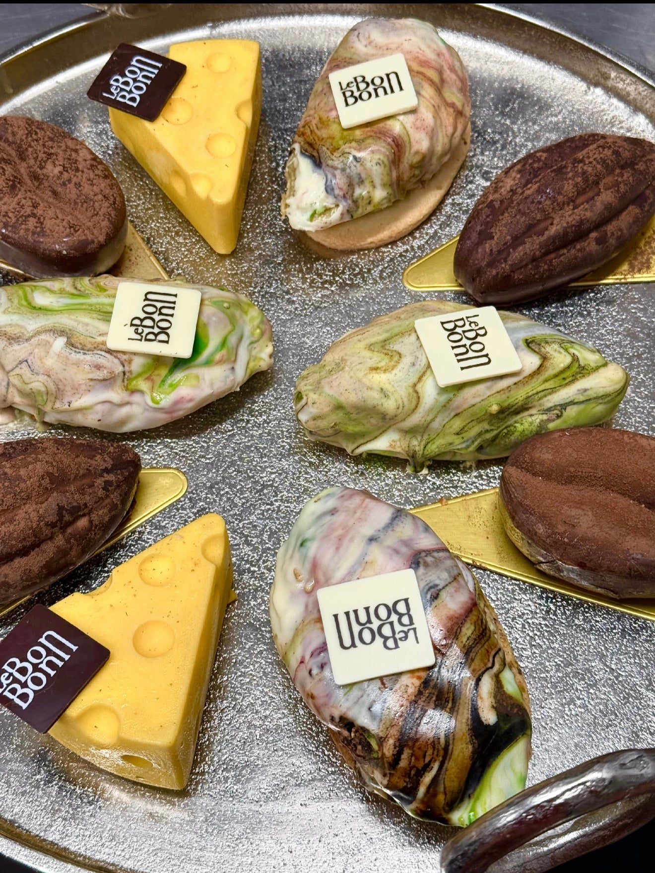 Coffret Trompe l’œil : 6pièces : pistache / noisette rocher / / cafe / cacao/ cappuccino