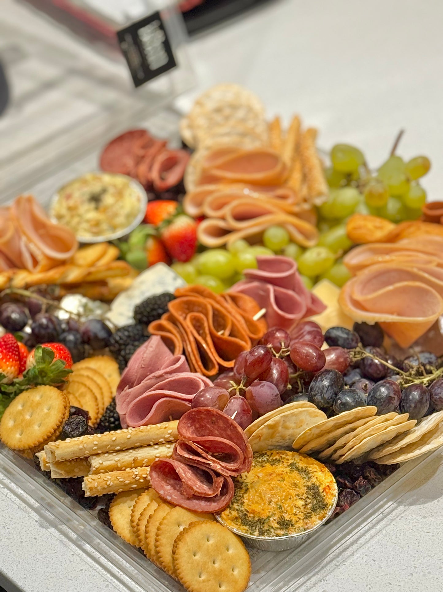 Planche Apéro xl: charcuterie/fromage/ fruits/ noix