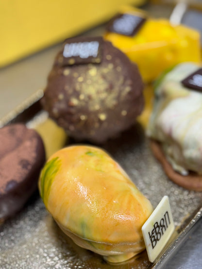 Trompe l’œil pistache / noisette rocher / mangue 🥭 / fromage 🧀/cafe / cacao/ framboise/ cappuccino